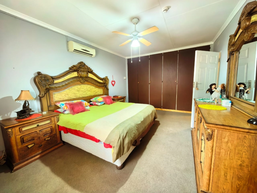 5 Bedroom Property for Sale in Vaalpark Free State